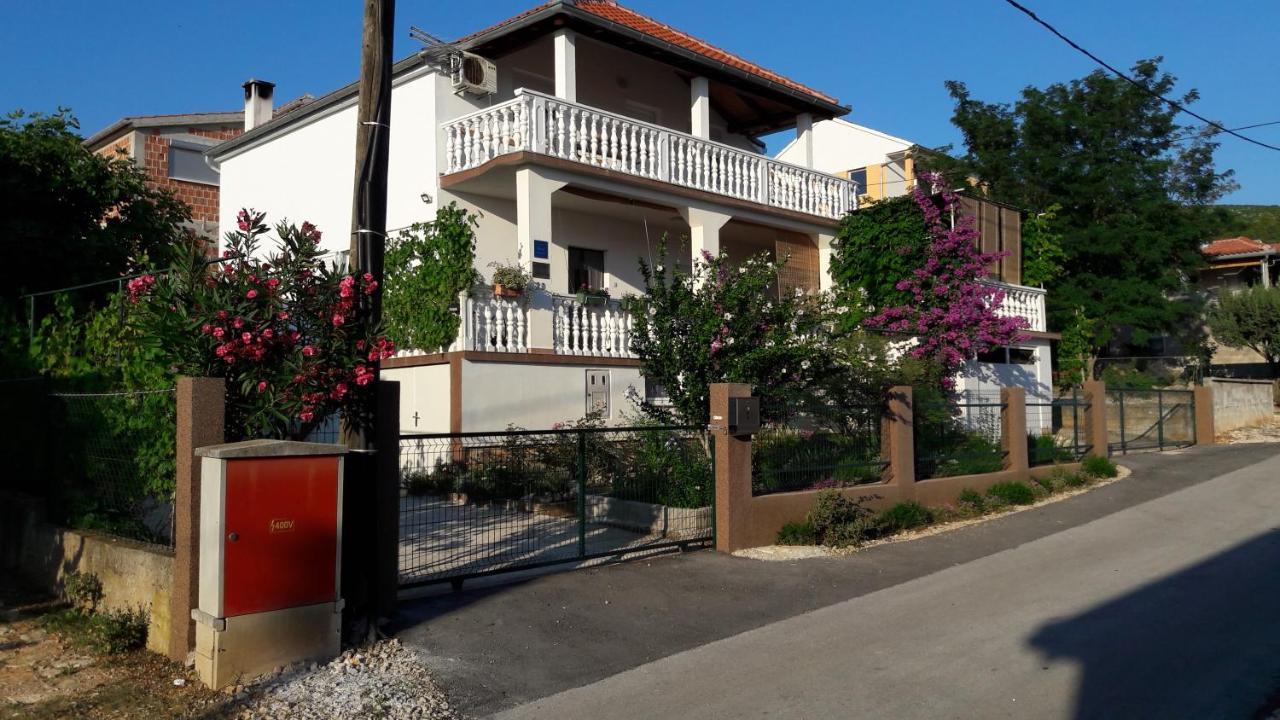 Apartment Ana Gornji Karin Kültér fotó